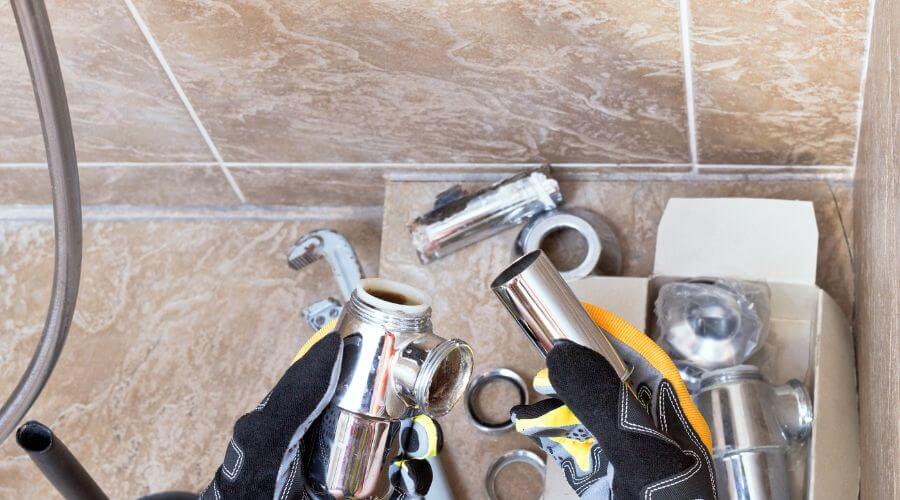 Professional gutter cleaning in Southington, OH